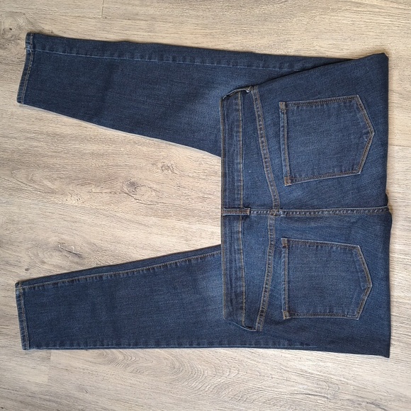 sac961👖Old Navy Mid Rise Rockstar Size 14 w/29” Inseam  Demin Jeans - Picture 2 of 8